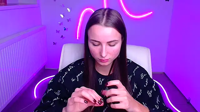 Eva Janee online show from 12/01/25, 12:28