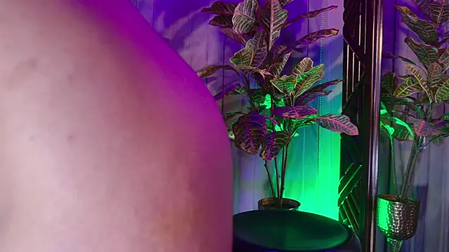 SeleneeEvanss online show from 09/15/25, 10:59