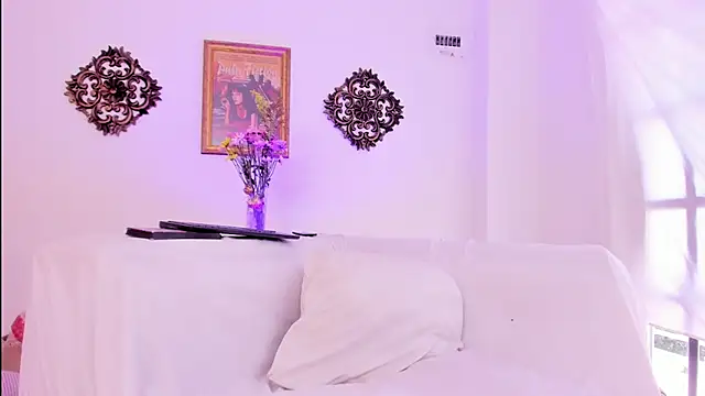 VeronicaGilss online show from 10/02/25, 08:45