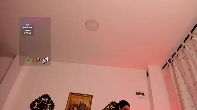 VeronicaGilss online show from 05/17/26, 10:21