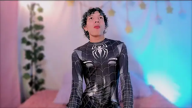 Im Alejo online show from 10/31/25, 02:52