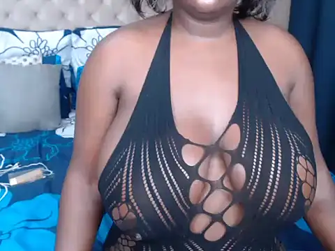Snapshot of BlackJaguar30 chatting on 02/24/25, 01:13 BlackJaguar30 online show from 02/24/25, 01:13