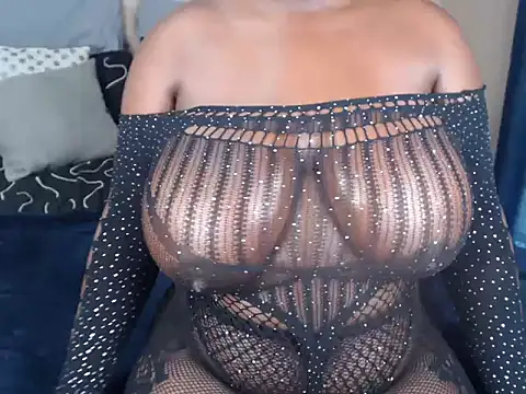 Snapshot of BlackJaguar30 chatting on 03/18/25, 05:45 BlackJaguar30 online show from 03/18/25, 05:45