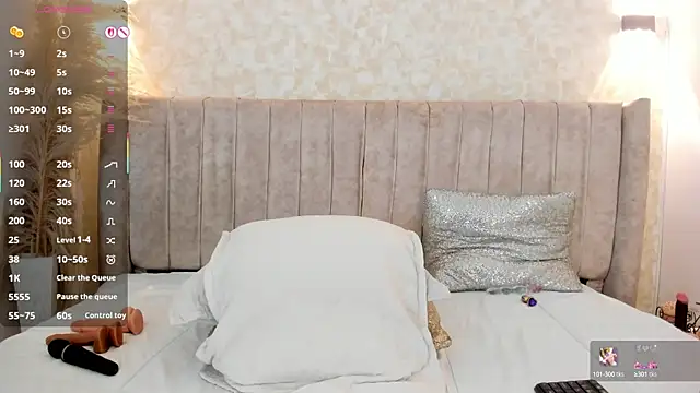 Snapshot of mia_lourence chatting on 10/06/25, 12:17 mia lourence online show from 10/06/25, 12:17
