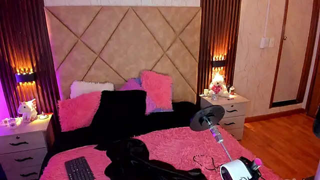 SummersAngel online show from 12/17/25, 02:44