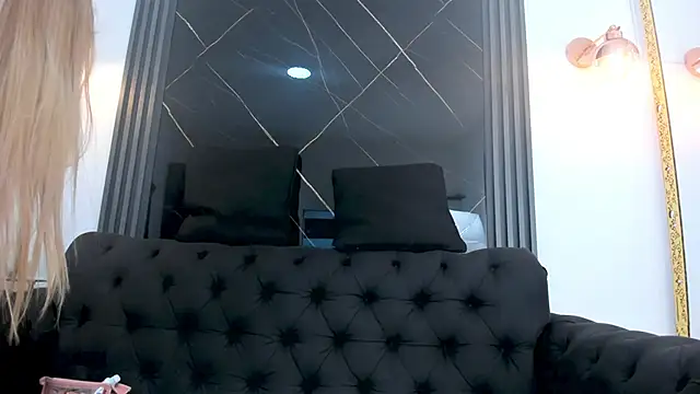 EvaaLovia1 online show from 10/10/25, 02:07