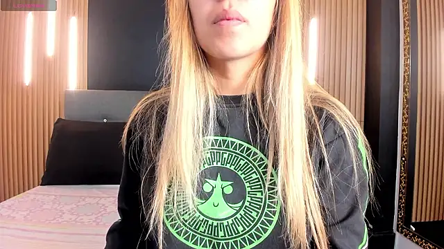 EvaaLovia1 online show from 03/06/26, 01:17