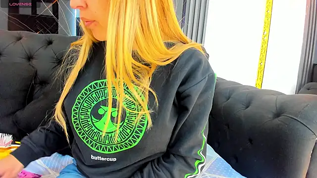 EvaaLovia1 online show from 10/02/25, 01:36