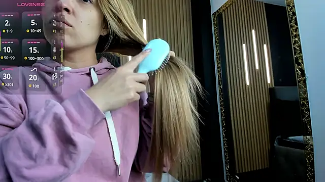 EvaaLovia1 online show from 04/16/26, 01:23