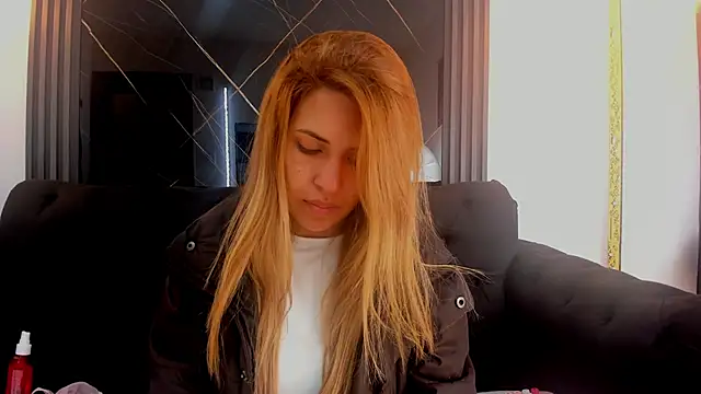 EvaaLovia1 online show from 09/24/25, 01:39