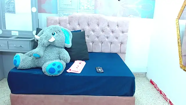 EvaaLovia1 online show from 03/21/25, 07:24