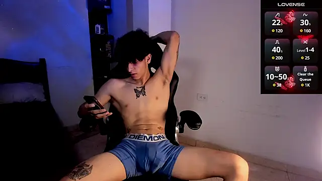 Snapshot of Snakebutterfly chatting on 03/08/25, 11:37 Snakebutterfly online show from 03/08/25, 11:37