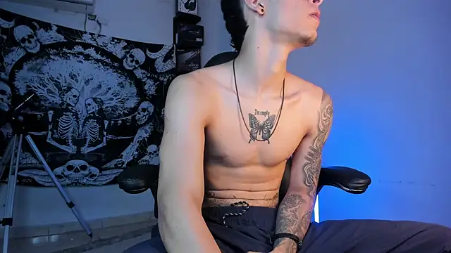 Snakebutterfly online show from 12/16/25, 12:04