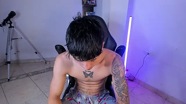 Snakebutterfly online show from 01/07/26, 09:03