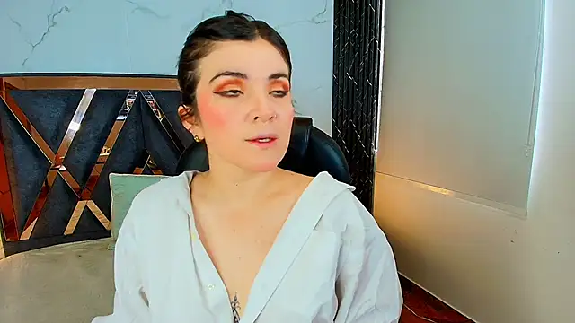 Amara vega online show from 10/28/25, 12:26