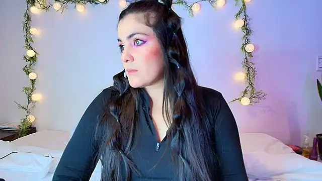 Amara vega online show from 04/10/26, 08:10