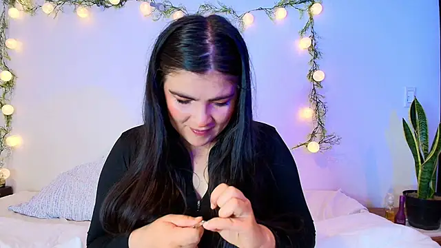 Amara vega online show from 04/09/26, 07:47