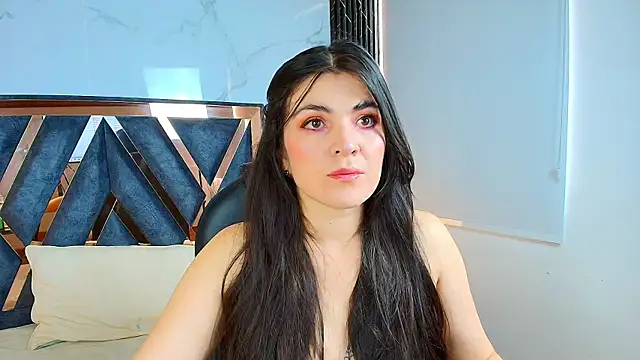 Amara vega online show from 10/04/25, 12:07