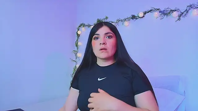 Amara vega online show from 04/17/26, 02:09