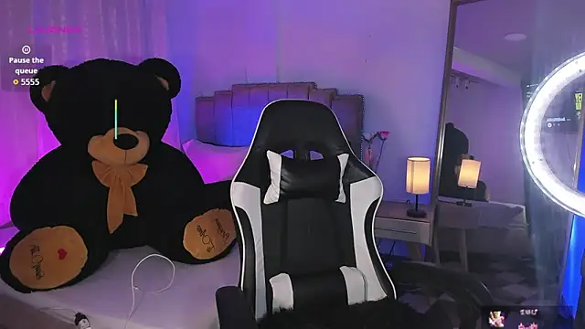 Snapshot of alexia_mattel chatting on 09/11/25, 08:58 alexia mattel online show from 09/11/25, 08:58