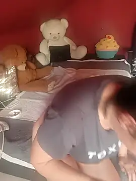 Snapshot of Tiffany35 chatting on 02/24/26, 01:23 Tiffany35 online show from 02/24/26, 01:23