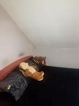 Snapshot of Tiffany35 chatting on 10/27/25, 02:29 Tiffany35 online show from 10/27/25, 02:29