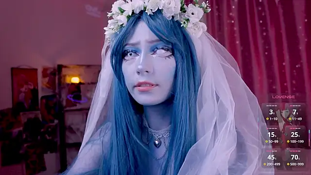 Carolina Leep online show from 10/31/25, 01:52