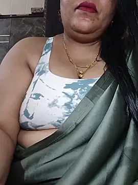 Snapshot of sneha_rose chatting on 06/17/26, 04:56 sneha rose online show from 06/17/26, 04:56