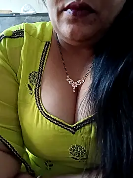Snapshot of sneha_rose chatting on 02/05/25, 04:48 sneha rose online show from 02/05/25, 04:48