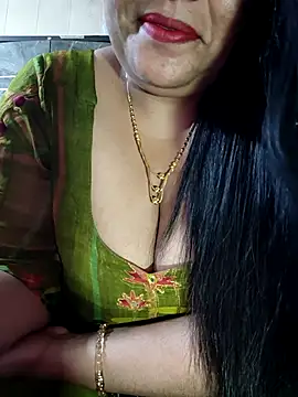 Snapshot of sneha_rose chatting on 09/10/25, 05:12 sneha rose online show from 09/10/25, 05:12