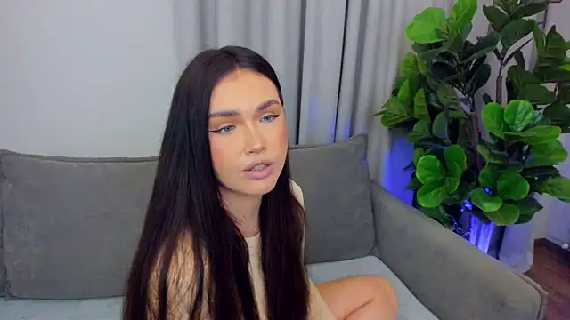 Snapshot of sexyangeloux chatting on 05/17/26, 11:05 sexyangeloux online show from 05/17/26, 11:05