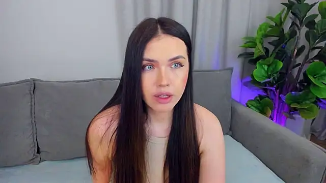 Snapshot of sexyangeloux chatting on 04/18/26, 10:32 sexyangeloux online show from 04/18/26, 10:32