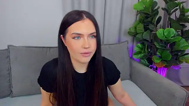 Snapshot of sexyangeloux chatting on 05/03/26, 10:02 sexyangeloux online show from 05/03/26, 10:02