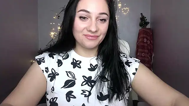 Snapshot of Emelyblum chatting on 01/05/25, 11:33 Emelyblum online show from 01/05/25, 11:33
