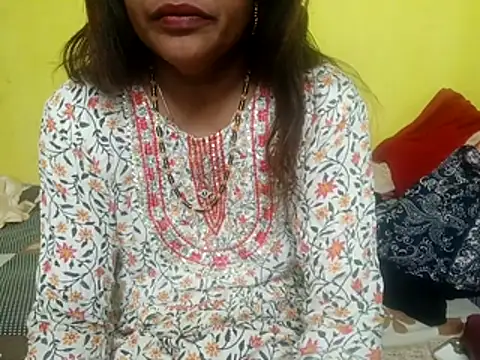 Snapshot of Sexyranibhabhi chatting on 12/15/25, 02:01 Sexyranibhabhi online show from 12/15/25, 02:01