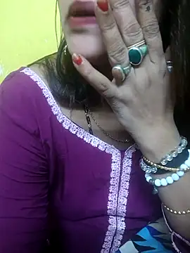 Snapshot of Sexyranibhabhi chatting on 05/06/26, 02:21 Sexyranibhabhi online show from 05/06/26, 02:21