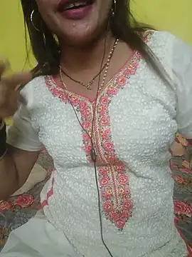 Snapshot of Sexyranibhabhi chatting on 06/13/26, 03:32 Sexyranibhabhi online show from 06/13/26, 03:32