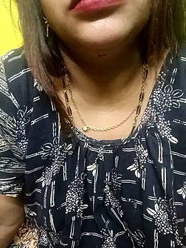 Snapshot of Sexyranibhabhi chatting on 05/17/26, 02:44 Sexyranibhabhi online show from 05/17/26, 02:44