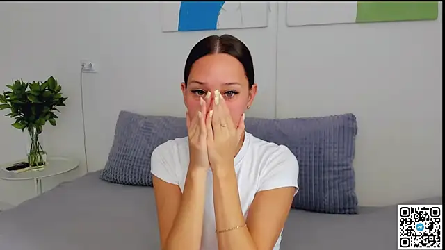 SelenaRousey online show from 07/18/26, 07:17