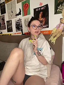 MoonAgnes online show from 07/07/26, 06:47