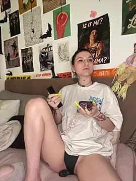 MoonAgnes online show from 07/07/26, 05:43
