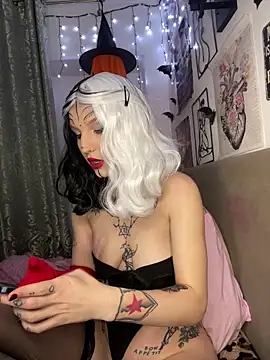 MoonAgnes online show from 02/06/26, 03:52