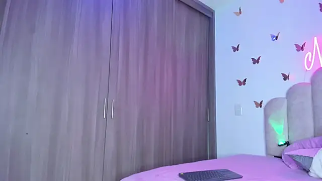 Snapshot of NaomiAsha chatting on 09/14/25, 11:21 NaomiAsha online show from 09/14/25, 11:21
