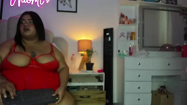 Snapshot of NaomiAsha chatting on 06/05/26, 12:33 NaomiAsha online show from 06/05/26, 12:33