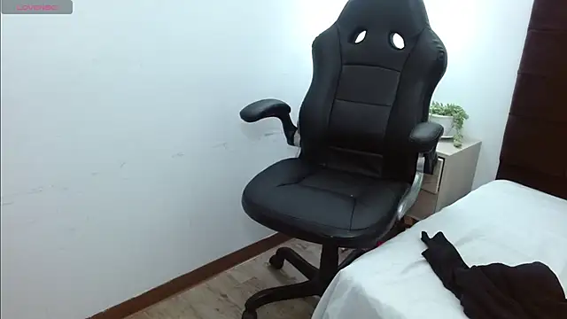 AlexandraJones  online show from 09/13/25, 10:32