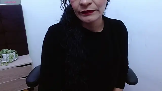 AlexandraJones  online show from 10/13/25, 08:32