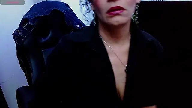 AlexandraJones  online show from 11/02/25, 03:44