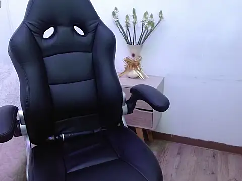 AlexandraJones  online show from 11/14/25, 05:11