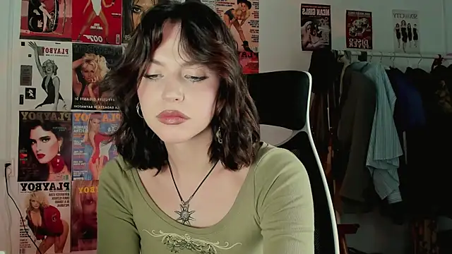 Niky  Jess online show from 10/27/25, 07:31