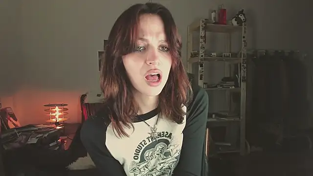 Niky  Jess online show from 05/17/26, 07:58